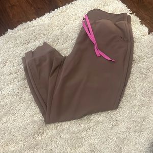 Large Figs petite joggers light brown